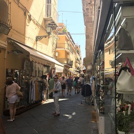 Sorrento Deluxe B&B Екстериор снимка